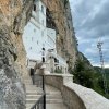 Manastir Ostrog; foto Larry Angier